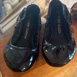 Tory Burch Black Patent Leather Ballet Flats EEEUC